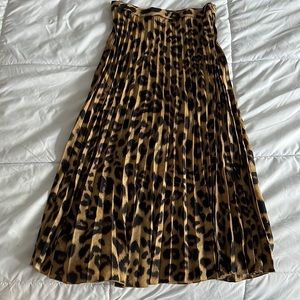 Lulus Leopard Pleated Skirt
